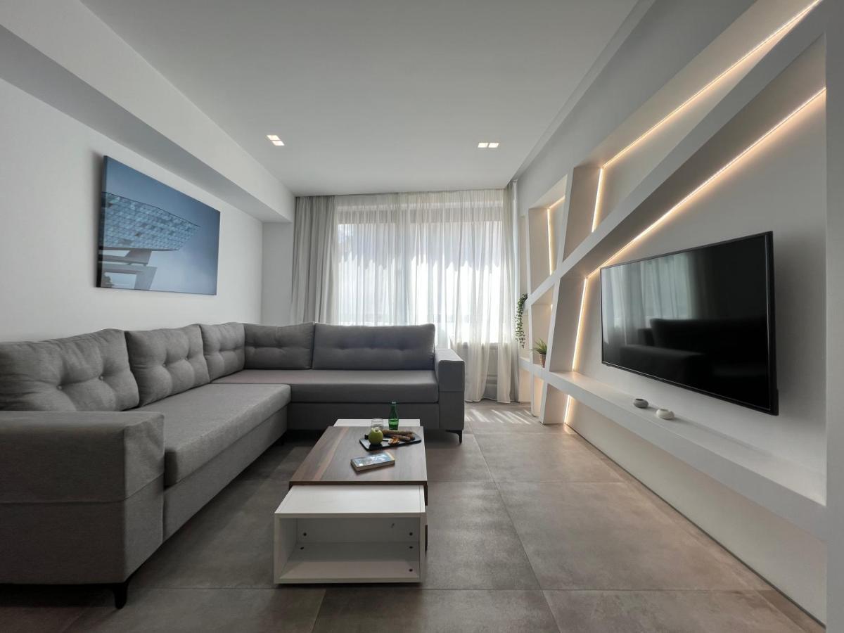 The Dazzling Glimpse Acropolis Apartment *