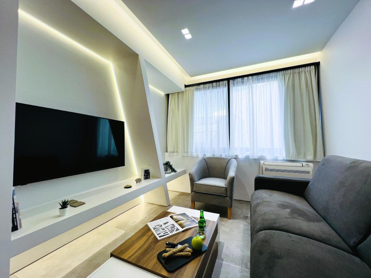 The Dazzling Glimpse Acropolis Apartment